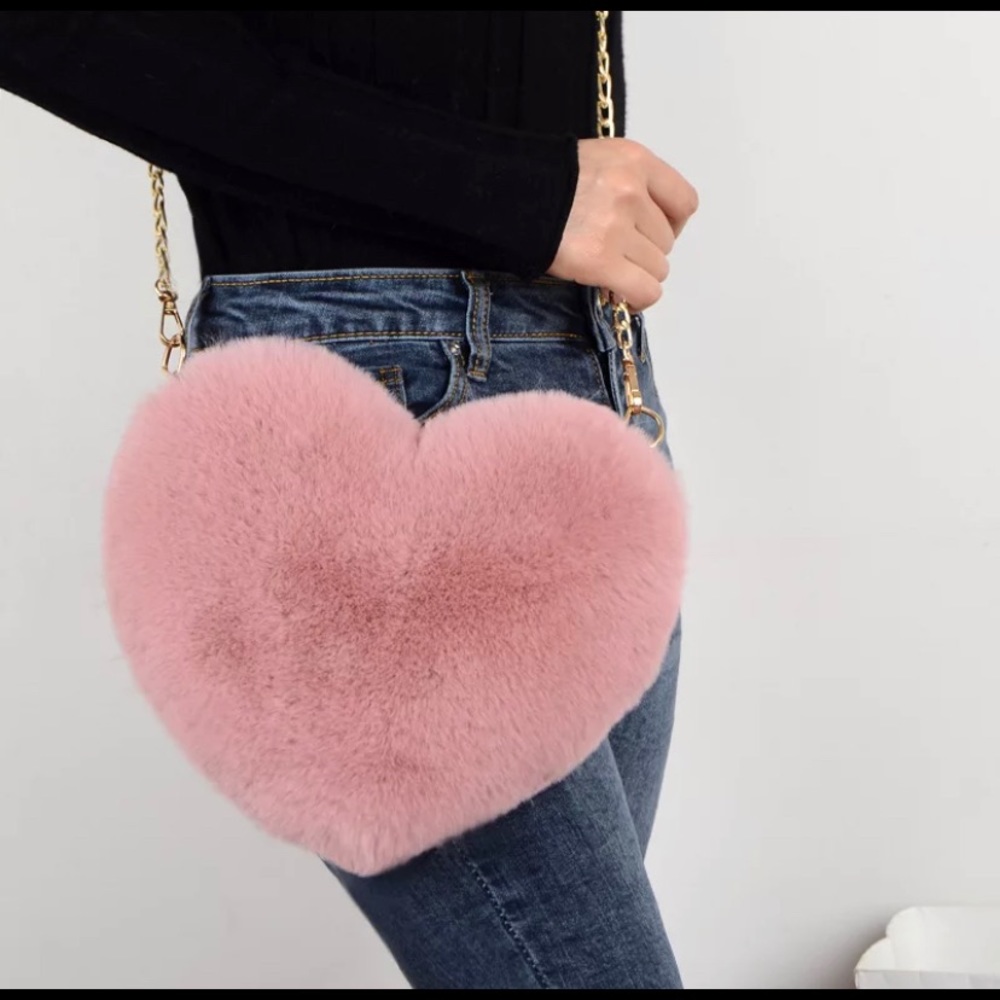 Heart Shaped Faux Fur Cross Body Purse - Picture 4 of 9